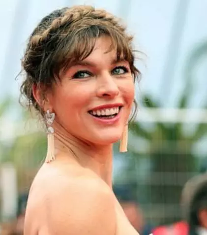 Milla Jovovich este însărcinată pentru a treia oară la 43 de ani