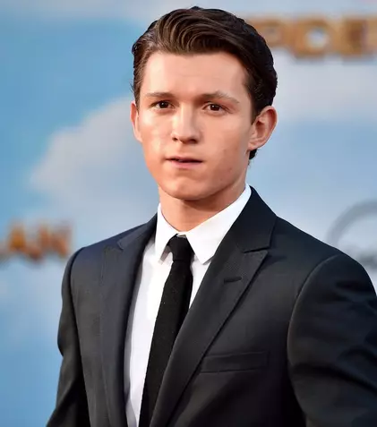 Tom Holland, starul din „Spiderman”, s-a îndrăgostit! Cine este noua iubită a actorului