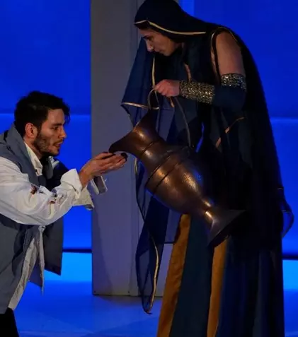 “Hoţul de mărgăritare” într-un program online pascal la Teatrul “Stela Popescu”