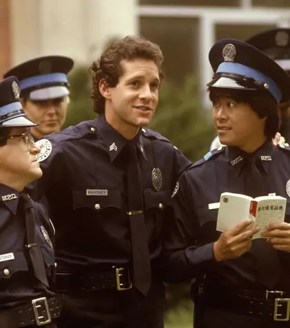 „Academia de Poliție” / „Police Academy”, maraton la Warner TV. Când sunt difuzate cele 7 filme