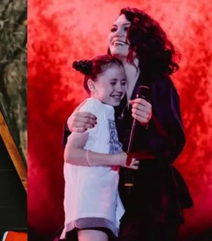 Povestea emoționantă a Adaliei. La 10 ani, a urcat pe scenă alături de Jessie J, iar acum lansează propriul album