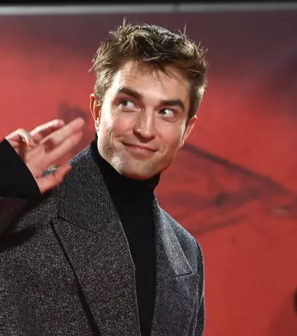 Robert Pattinson este vedeta noului film SF scris și regizat de Bong Joon-Ho