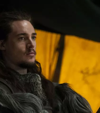 Alexander Dreymon, starul din „The Last Kingdom” de la Netflix, a devenit tătic