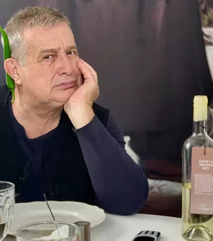 Mircea Dinescu revine la Prima TV cu un nou sezon al emisiunii „Poezie și delicatețuri”
