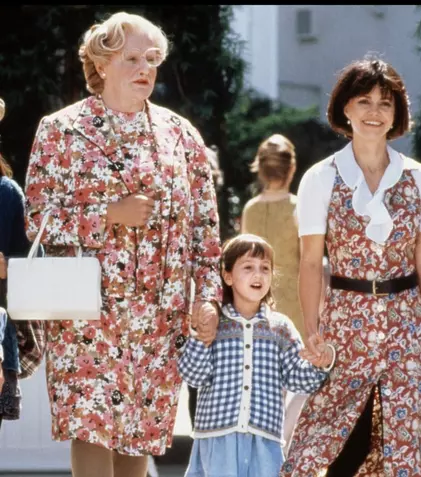 Vă vine să credeți? Se împlinesc 30 de ani de la lansarea comediei „Doamna Doubtfire, tăticul nostru trăsnit”, cu regretatul Robin Williams!