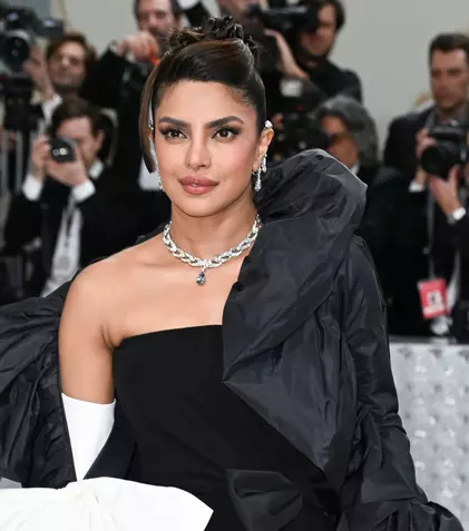 Priyanka Chopra Jonas, desfigurată din cauza unei operații nereușite. „Am intrat într-o depresie foarte profundă”