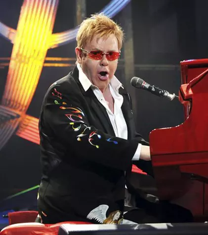 Elton John: Am crezut că lumea știa că sunt gay