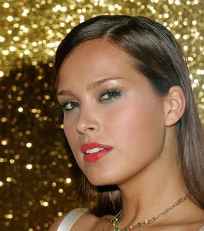 Fotomodelul Petra Nemcova s-a logodit