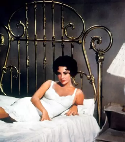 Liz Taylor a fost înmormântată lângă Michael Jackson