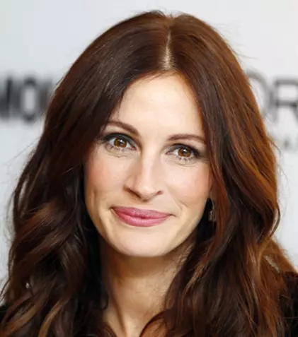 FOTO. Veterana Julia Roberts debutează în rol principal într-un serial