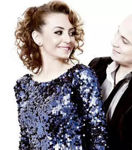 FOTO: Giulia Anghelescu a devenit oficial "dna Huidu"