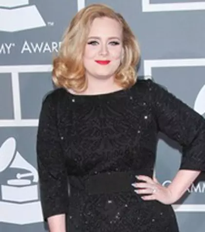 Adele şi-a transformat prenumele în marcă înregistrată