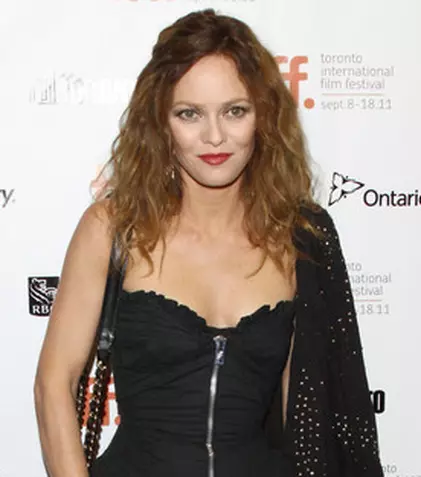 Vanessa Paradis se iubeşte cu un milionar francez