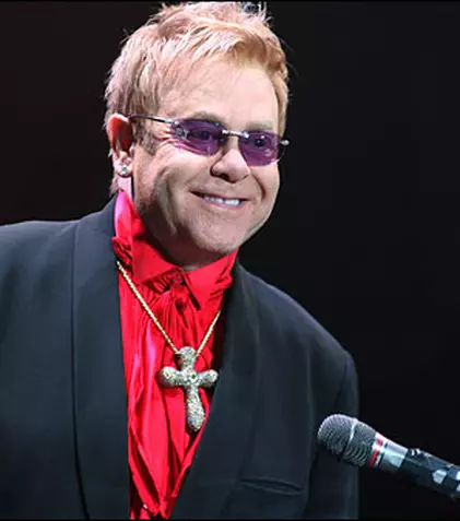 Elton John, victima unei farse. A crezut că l-a sunat Putin