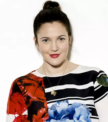 Drew Barrymore renunţă la tatuaje