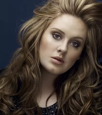 Adele, cel mai bine vândut artist din 2015