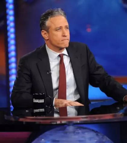 Jon Stewart a semnat un contract pe patru ani cu HBO