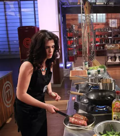 Concurenţii „MasterChef” gătesc dupa fotografii