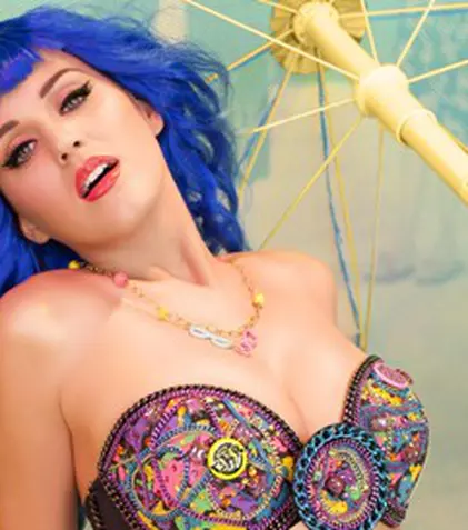 Katy Perry este cântăreaţa plătită cel mai bine din 2015