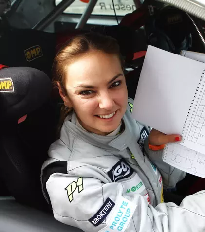 Roxana Ionescu vrea să devină pilot de curse