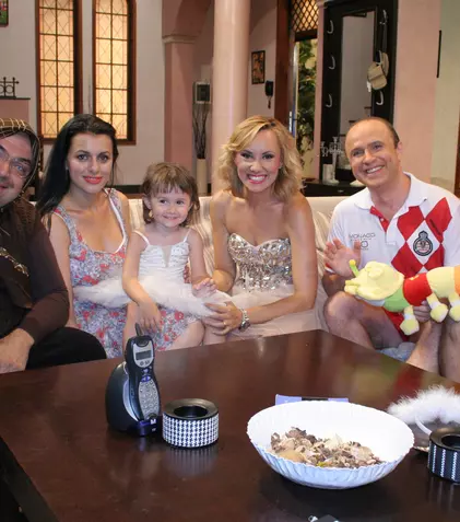 Oana Ioniţă şi fiica ei apar la “Trăsniţii”