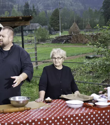 Cristian Tabără află reţeta celebrelor poale-n brâu