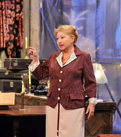 TVR 2 difuzează piesa de teatru "Hedda Gabler"