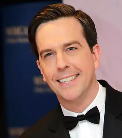 Noul Leslie Nielsen din remake-ul la „The Naked Gun”: Ed Helms 
