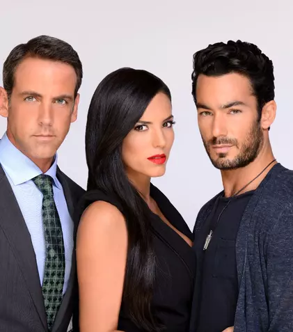 “Santa Diabla” îi aduce pe Carlos Ponce, Gaby Espino şi Aáron Diaz la Acasă