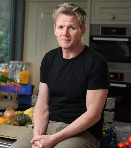 TV Paprika difuzează, din 4 martie, emisiunea „Gordon Ramsay – în sânul familiei”