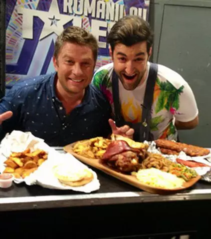 Pavel și Smiley se întrec în provocări, diseară, la "Românii au talent"