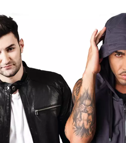 Smiley şi Alex Velea joacă împreună în comedia “Selfie”