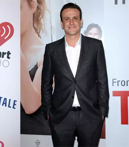 Katie Holmes şi Jason Segel formează un cuplu?