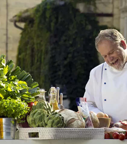 Antonio Passarelli, un bucătar care are frigiderul gol acasă