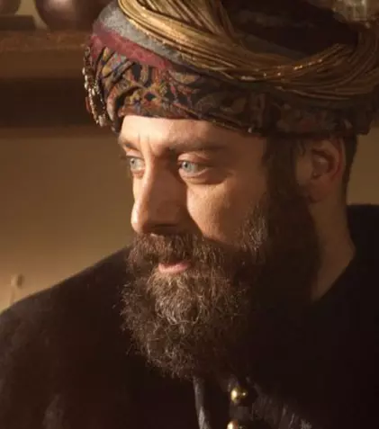 Azi în „Suleyman”: Marele sultan se întoarce din ghearele morţii