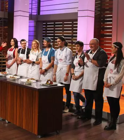 Foştii finalişti “MasterChef” dau teste actualilor concurenţilor