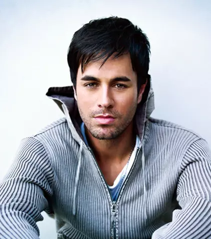 Enrique Iglesias cântă pe coloana sonoră a telenovelei „Reina de Corazones”