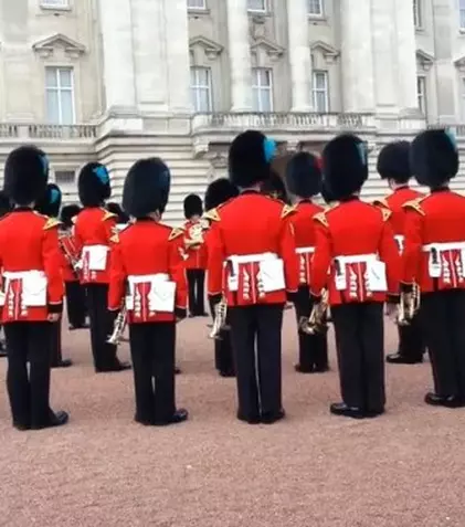 Garda Regală de la Palatul Buckingham a interpretat tema muzicală a serialului "Game of Thrones"