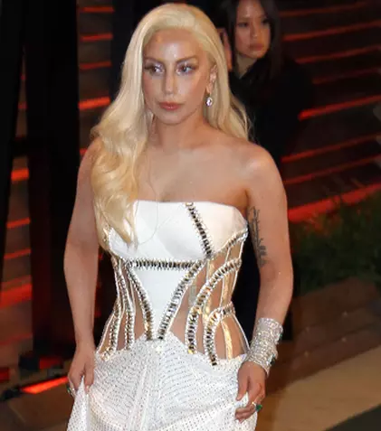 Lady Gaga se mărită în spațiu
