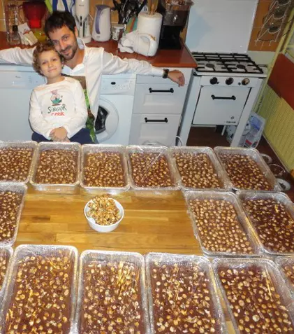 Andrei Aradits a făcut 18 tăvi cu ciocolată de casă