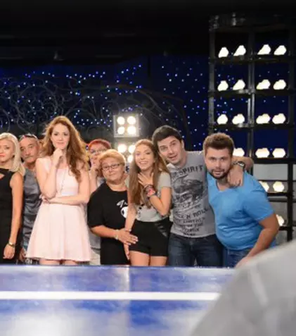 “Cronica Cârcotaşilor” continuă, la Prima TV, cu noi prezentatori 