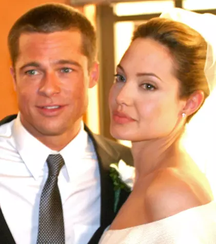 Primele fotografii cu Angelina Jolie în rochie de mireasă