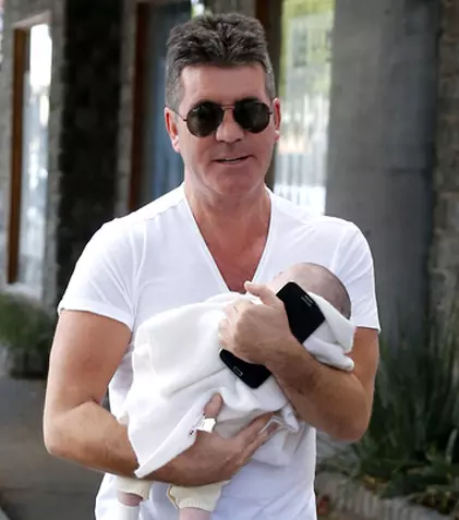 Simon Cowell își scrie autobiografia