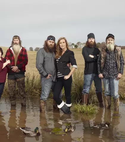 De Crăciun, History are ediții speciale „Legenda lui Shelby” și „Dinastia Rațelor”