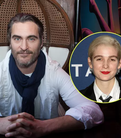 UPDATE: Joaquin Phoenix s-a logodit cu iubita lui, Allie Teilz?