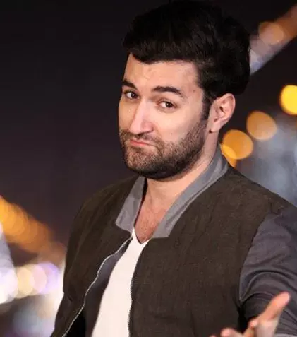 Smiley face Crăciunul în familie. Noaptea dintre ani îl va prinde însă pe scenă