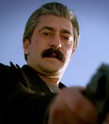 Azi în serialul „Trădarea” (Kanal D): Ali este la un pas să o ucidă pe Caroline