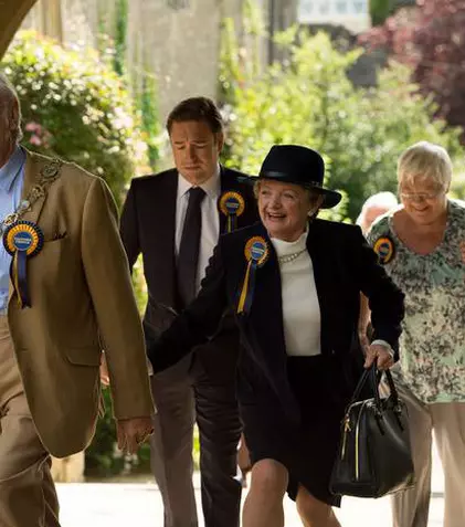 „The Casual Vacancy”: primul trailer al miniseriei după J.K. Rowling