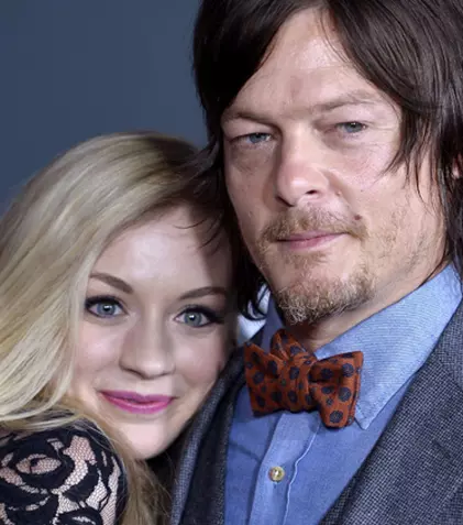 Norman Reedus s-a cuplat cu Emily Kinney, colega din „The Walking Dead”