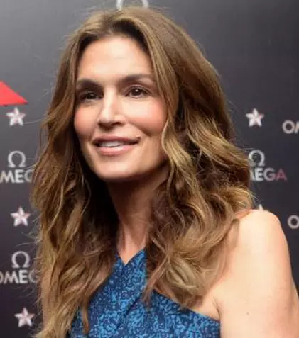 Cindy Crawford pregătește un serial despre lumea modei